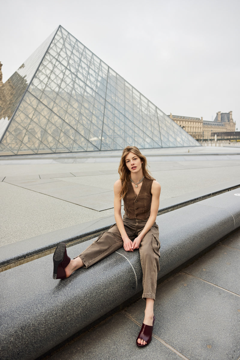 Vanya V-neck vest - Official Kancan USA