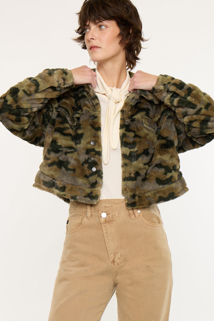 AAKAM Fur Camo Contrast Jacket ファージャケット Jax Faux Fur Camo Jacket – Cozy, Bold Street Style | Kancan USA